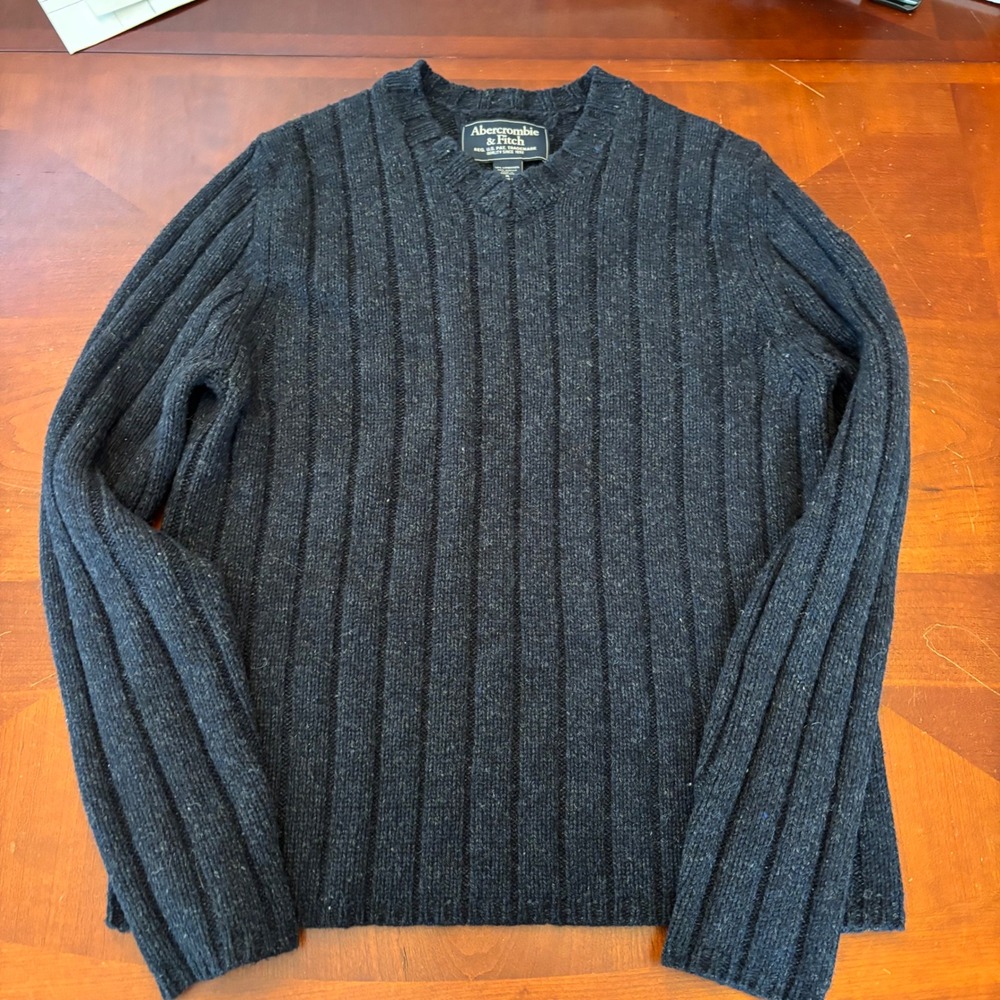 Vintage Y2K Abercrombie and Fitch 70% Lambswool, 30% Acrylic XL Sweater Women's